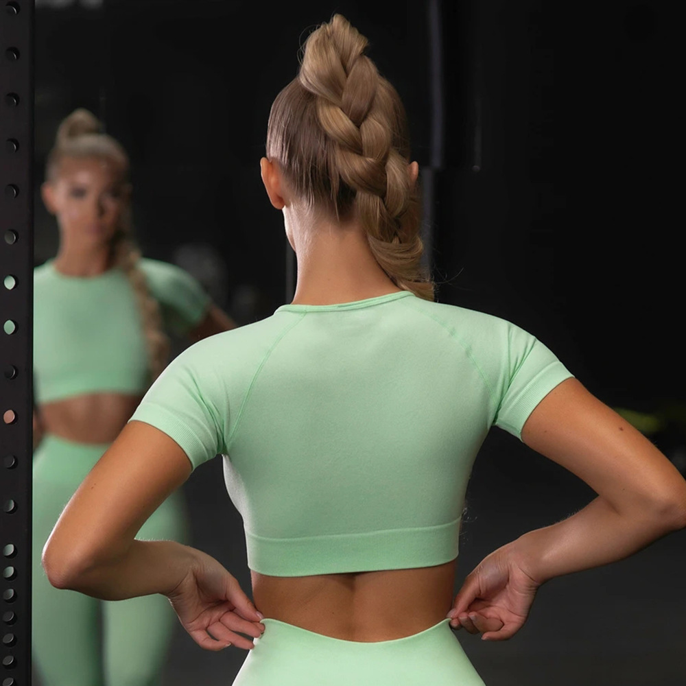 Women’s Seamless Textured Short Sleeve Activewear Set