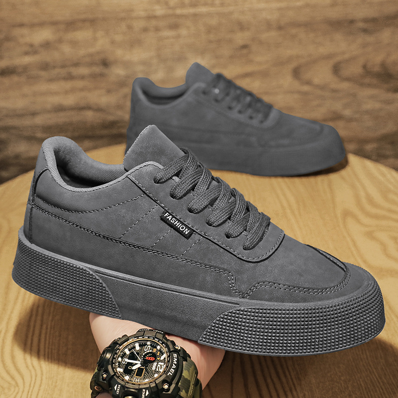 Men’s Low-Top Lace-Up Trainers with Textured Sole
