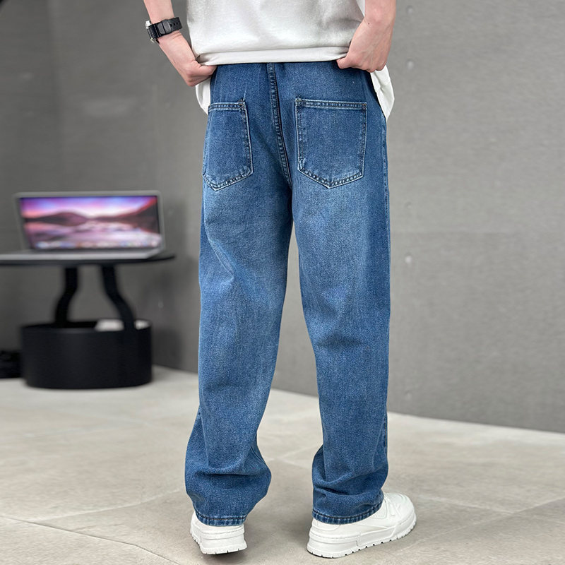 Men’s Wide-Leg Washed Denim Jeans with Five-Pocket Design