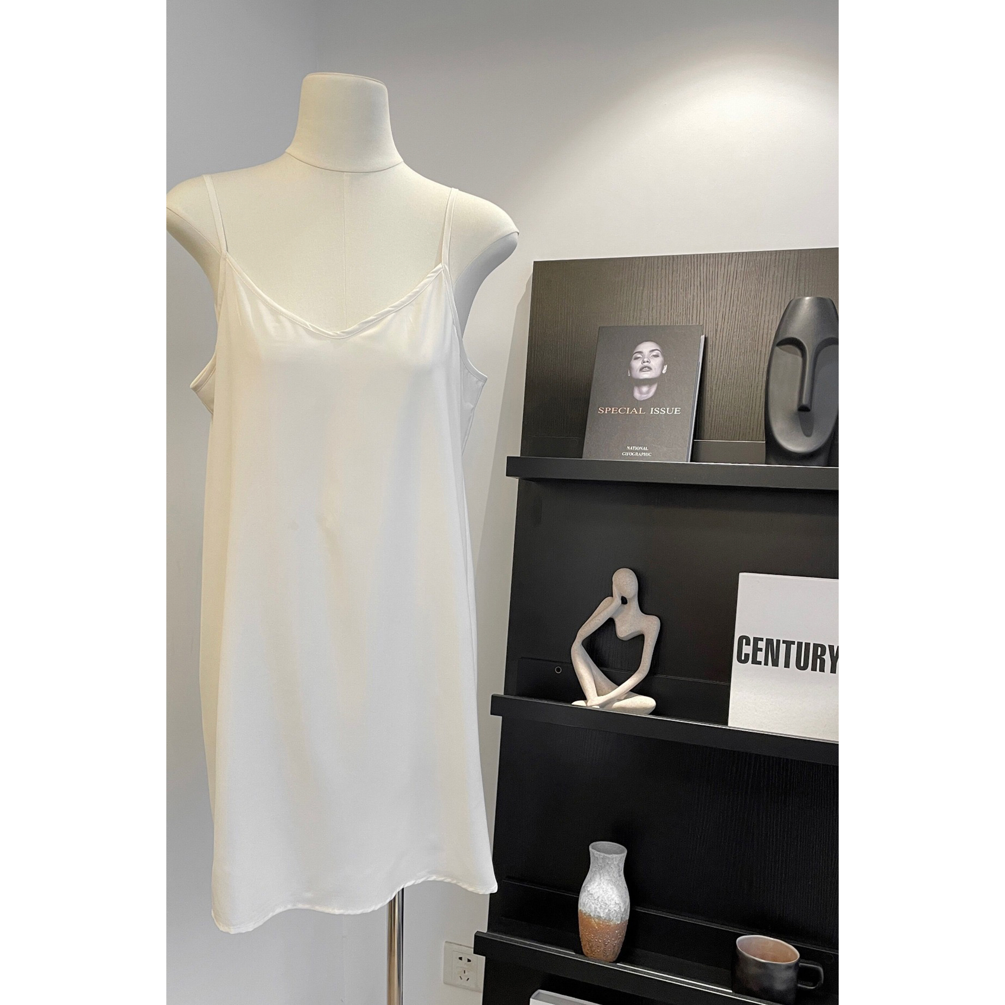 Women’s White Eyelet Embroidered V-Neck Maxi Dress