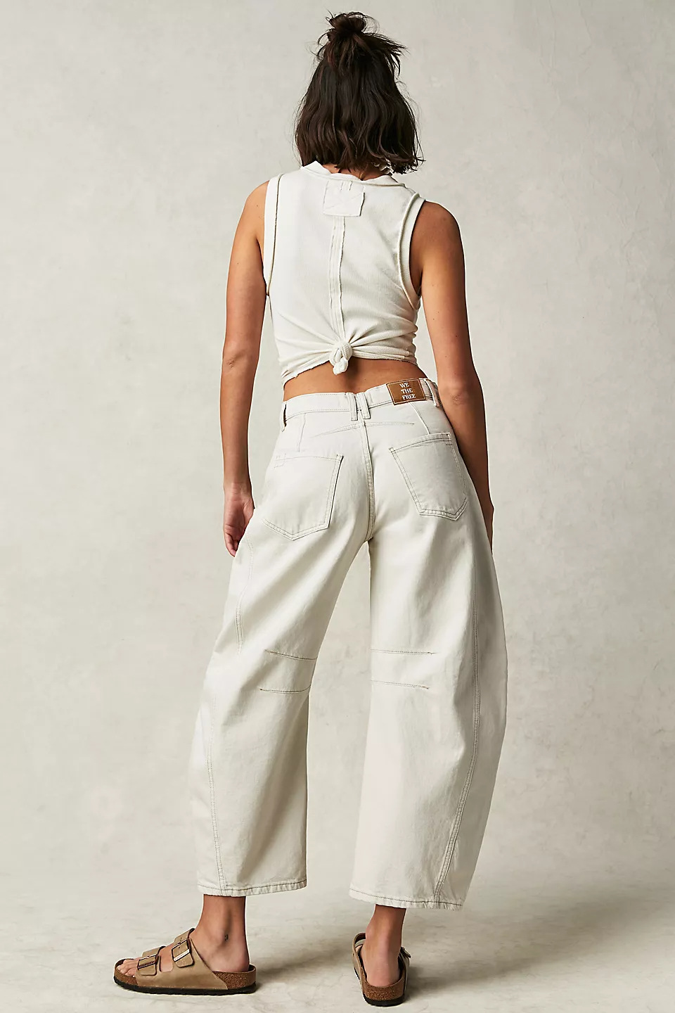 Women's Mid-Rise Washed Barrel-Leg Jeans with Knee Seam Detail