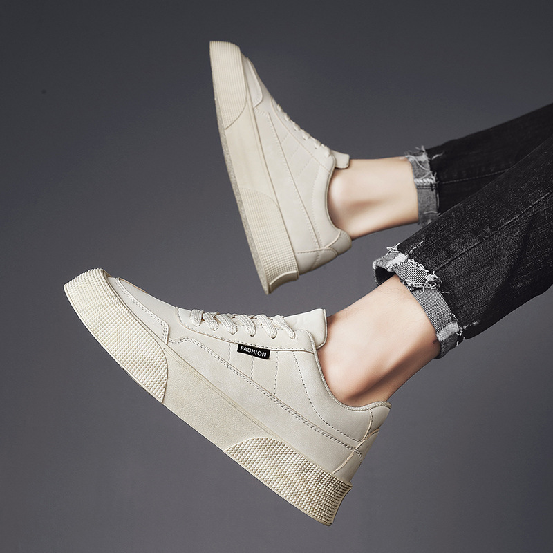 Men’s Low-Top Lace-Up Trainers with Textured Sole