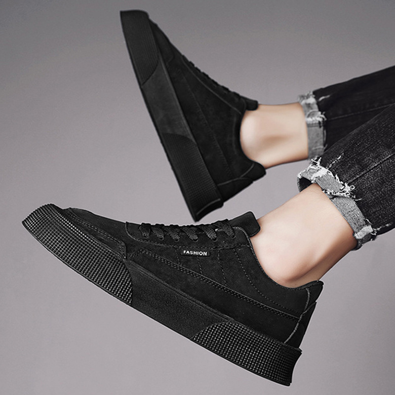 Men’s Low-Top Lace-Up Trainers with Textured Sole
