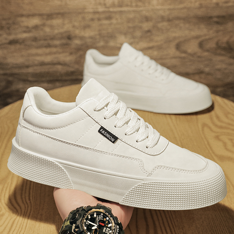 Men’s Low-Top Lace-Up Trainers with Textured Sole