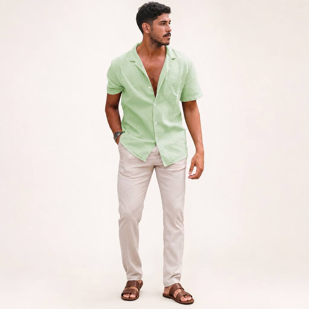 Men’s Short Sleeve Button-Front Shirt with Lapel Collar in Colour: Light Green