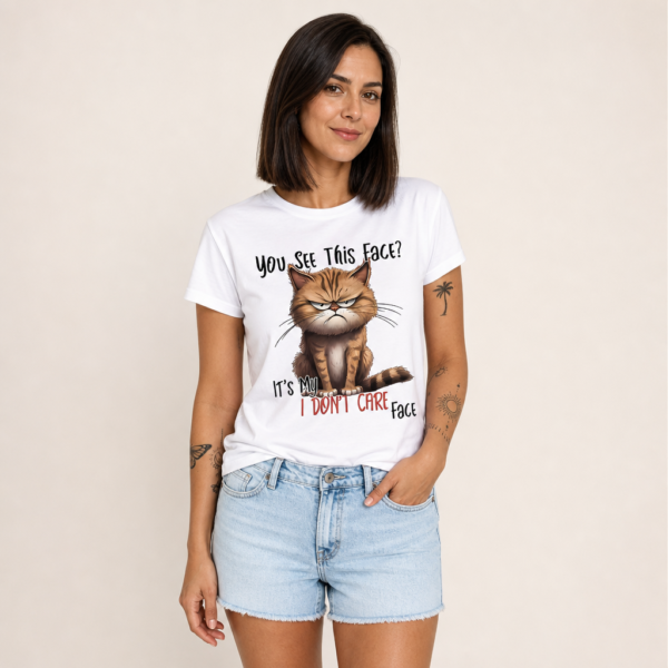 Women’s White Cat Graphic Short Sleeve T-Shirt
