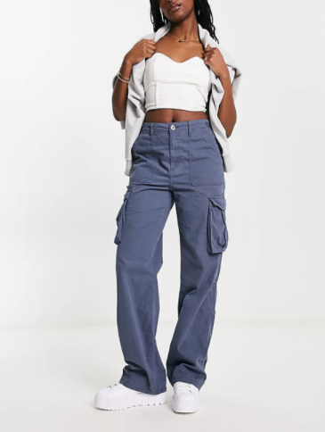 Women’s Wide-Leg Cargo Trousers with Utility Pockets